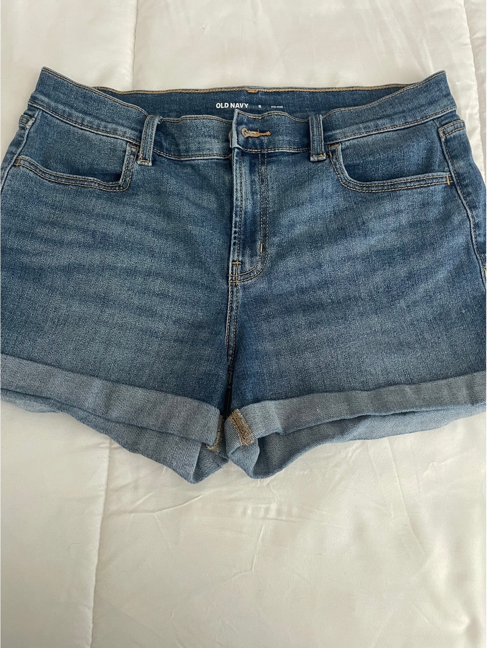 Old Navy Women's Mid-Rise Denim Shorts Size 6